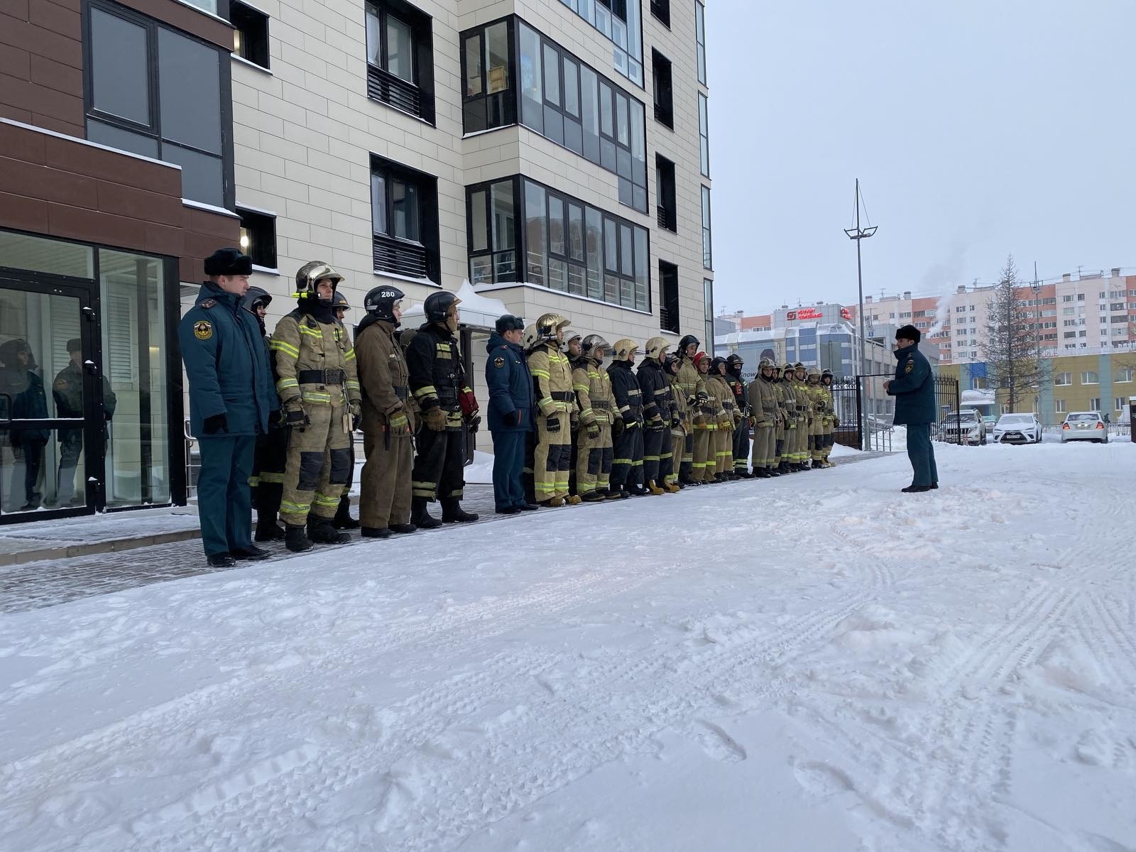 В Новом Уренгое состоялись соревнования по высотному восхождению - Новости  - Главное управление МЧС России по Ямало-Ненецкому автономному округу