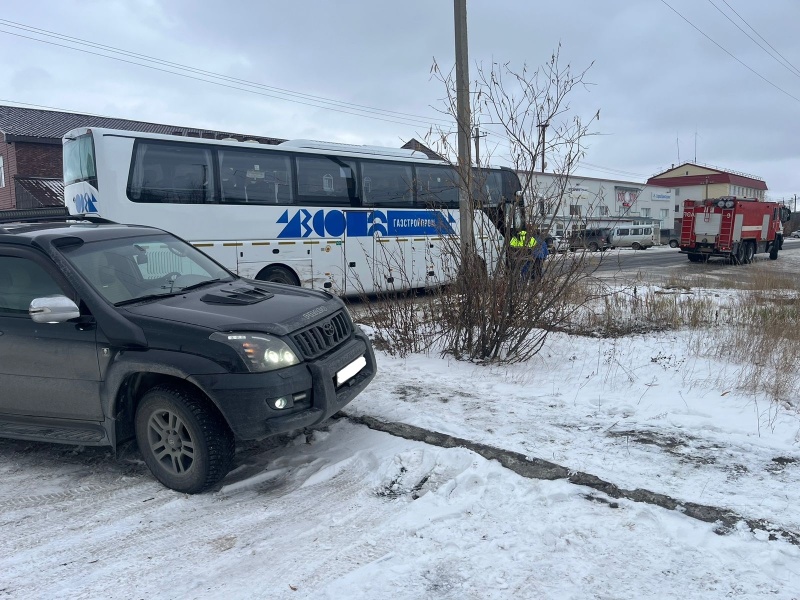 Пожарно-спасательное подразделение привлекалось для ликвидации ДТП в городе Новый Уренгой.