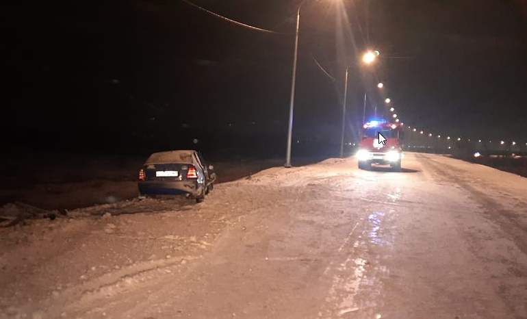 Пожарно-спасательное подразделение привлекалось для ликвидации ДТП в городе Новый Уренгой