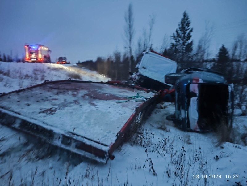 Пожарно-спасательное подразделение привлекалось для ликвидации ДТП в городе Новый Уренгой